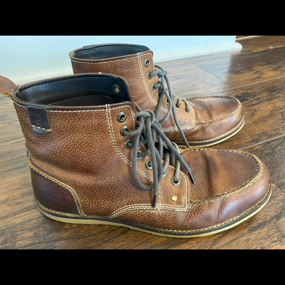 Crevo brown boot size 10.5.